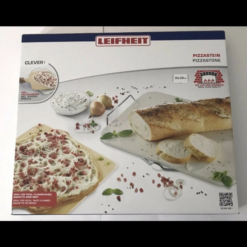 Leifheit Square Ceramic Pizza Stone w Spatula NEW